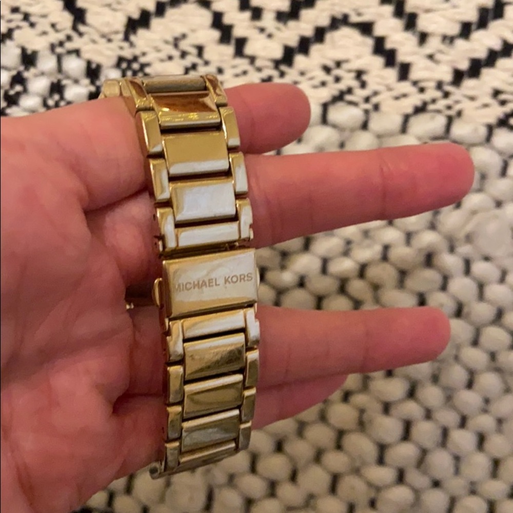 MK watch - Picture 3 of 4